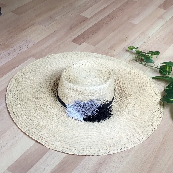 Anthropologie Accessories - Anthropologie Quagga Green Label Oversized Floppy Straw Sun Hat